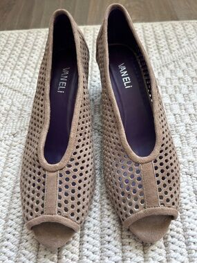 Vaneli Women's Brown Peep-Toe Heels